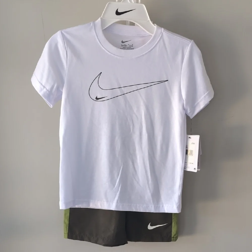 Nike Boys 2 PC Cargo Khaki Top And Shorts